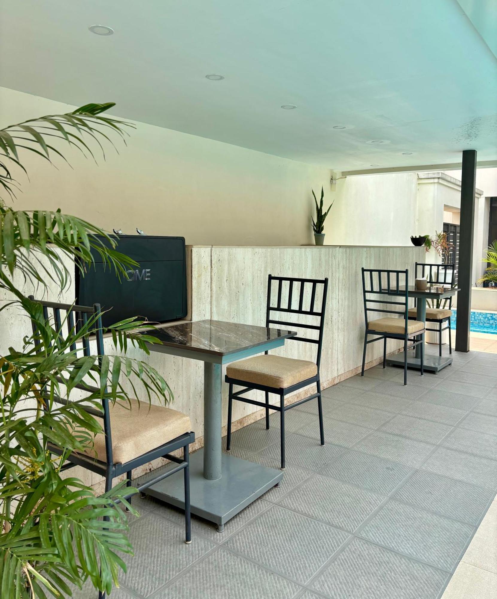 Hotel Gulmohar Bharatpur  Luaran gambar